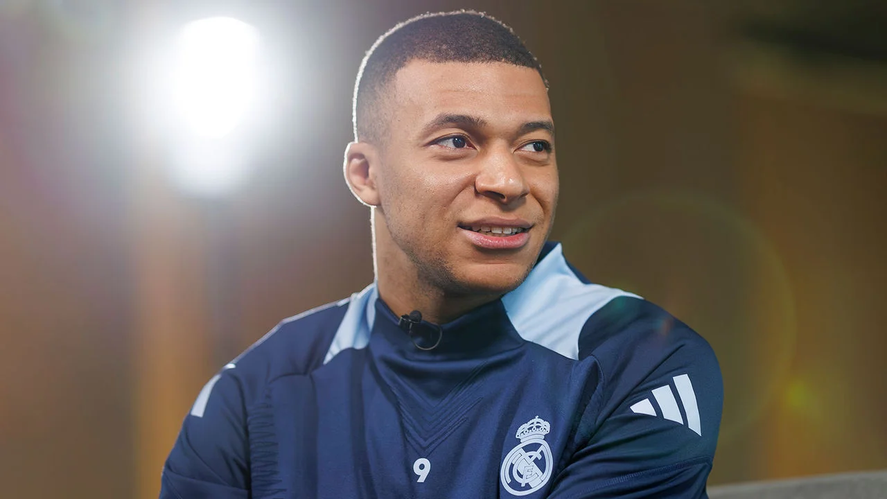 Mbappé: “Es mi primer derbi y vamos a hacer todo para ganar”