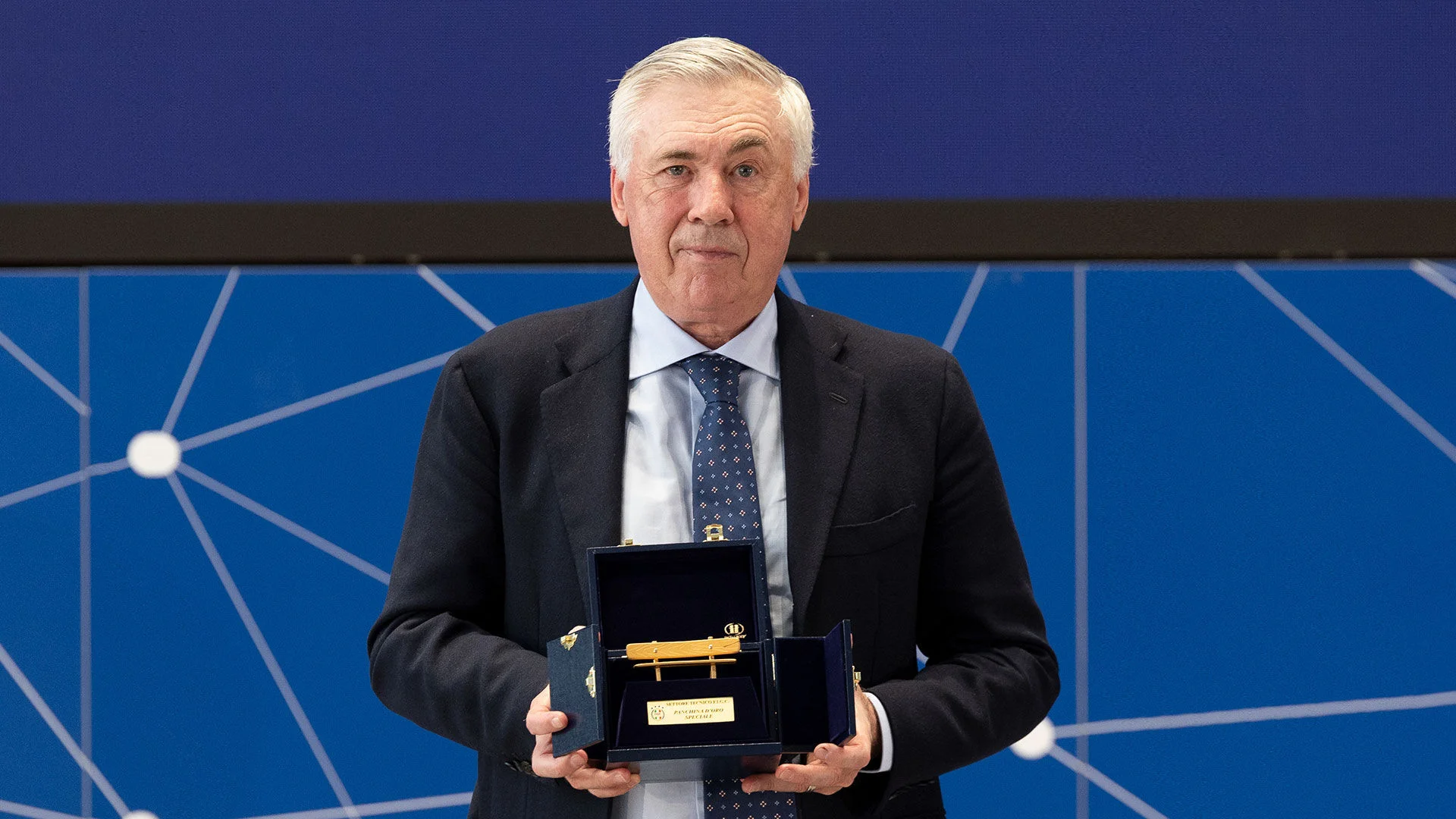 Carlo Ancelotti receives the ‘Panchina d'Oro Speciale’ award