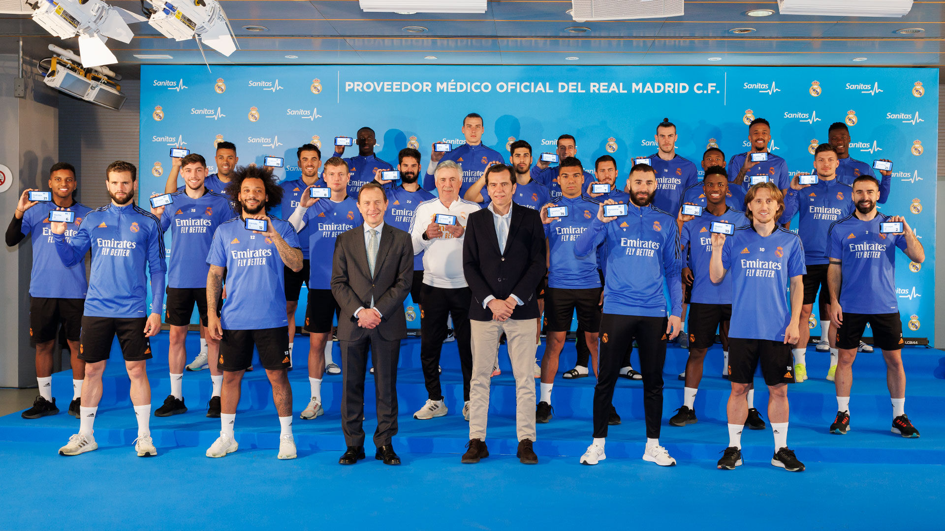 El Real Madrid recibió las tarjetas sanitarias de Sanitas