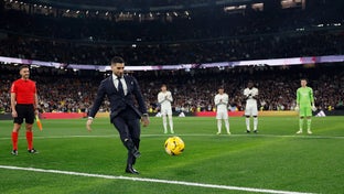 Ilia Topuria took the ceremonial kick-off at Real Madrid-Sevilla