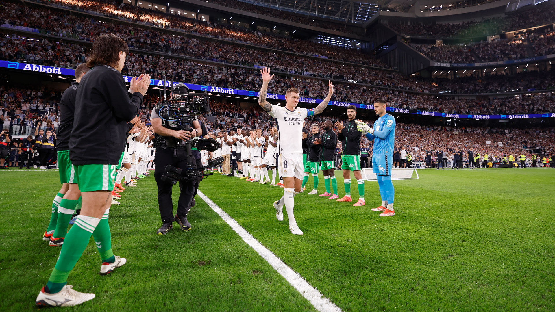 REAL MADRID web - Página 51 ND_LIGA_RM_BETIS_HOMENAJE_KROOS_02_AV25127.app