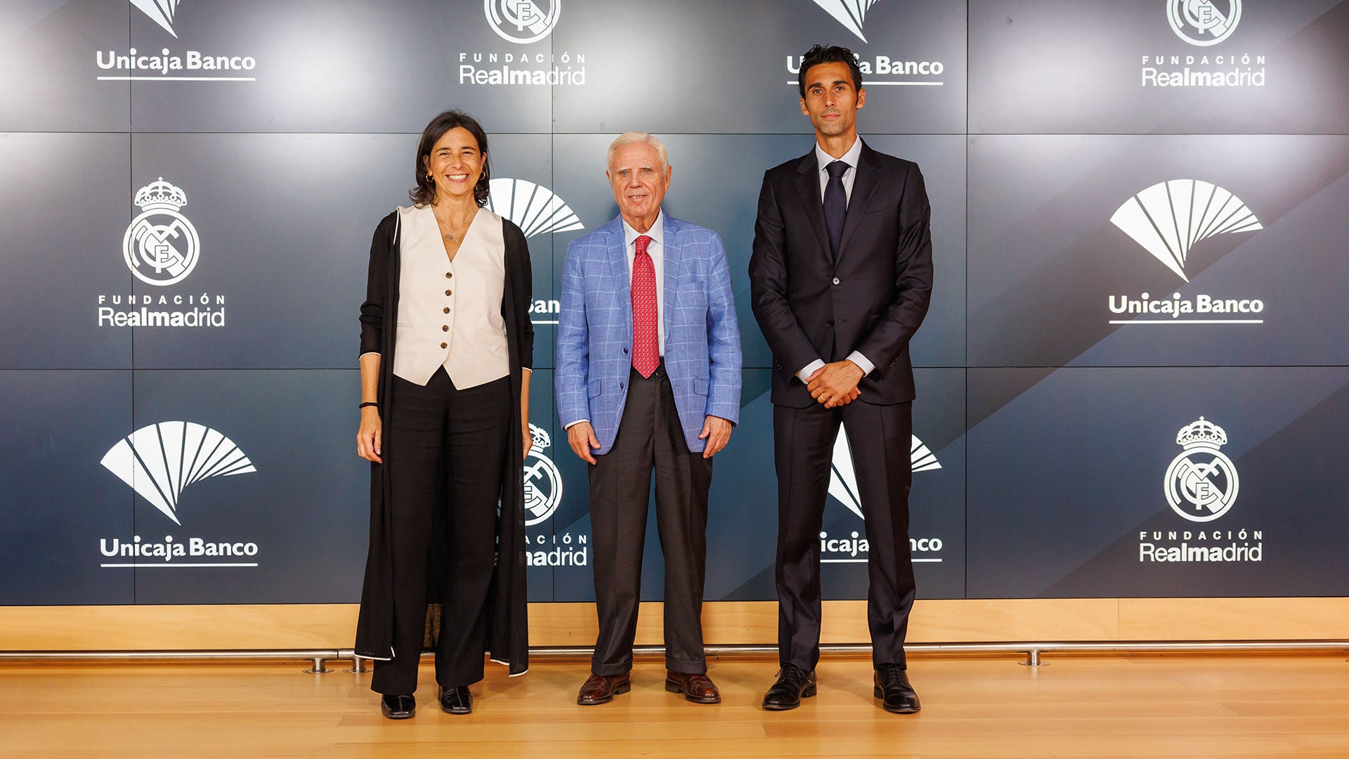 La Fundación Real Madrid y Unicaja Banco renuevan su convenio de colaboración