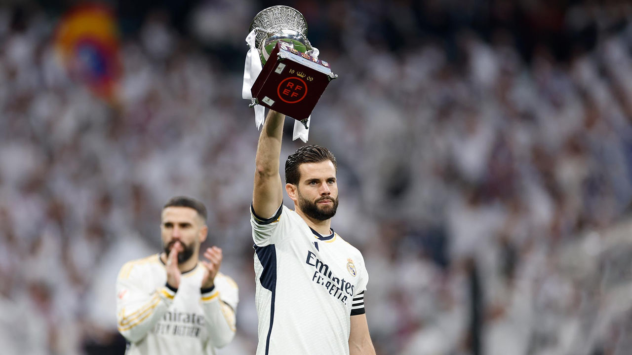 El equipo ofreció la 13ª Supercopa de España al Bernabéu