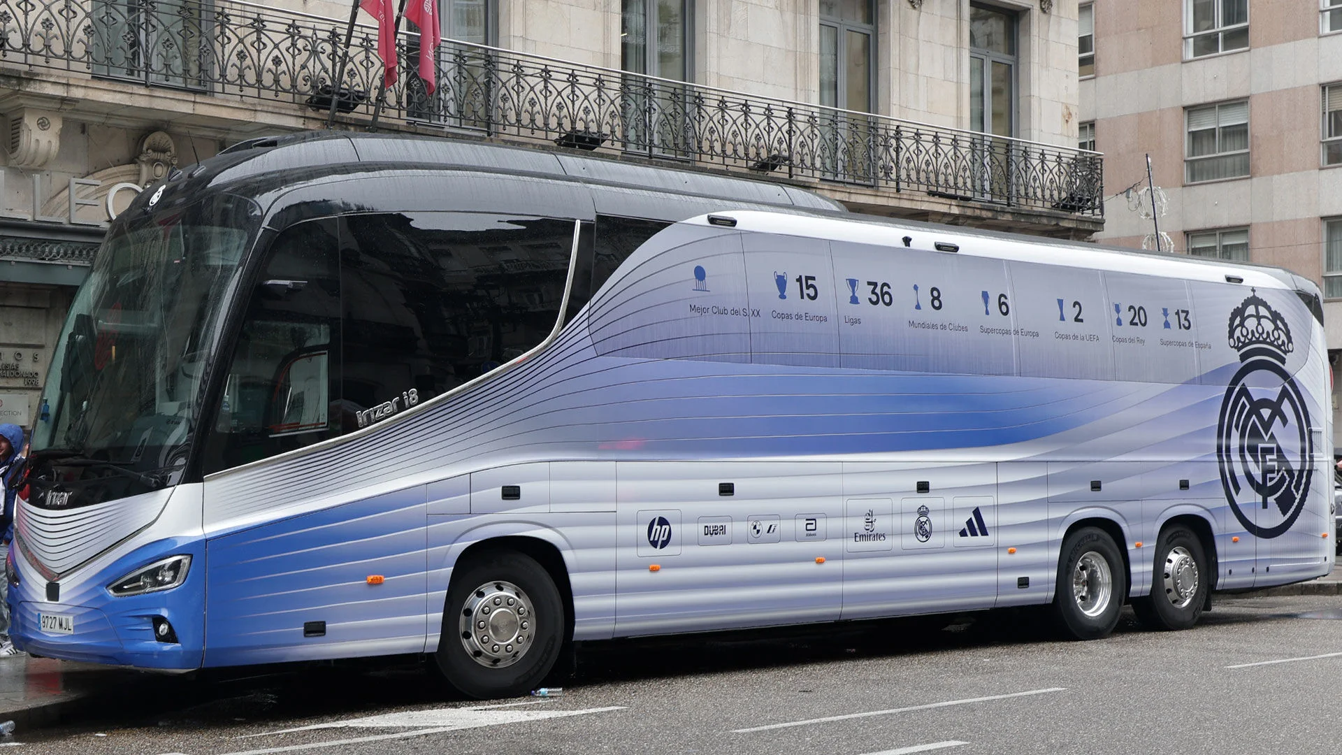 Real Madrid unveils new bus