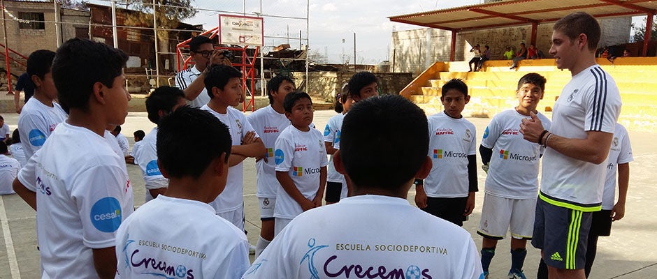 Escuela sociodeportiva de la Fundación Real Madrid en Oaxaca