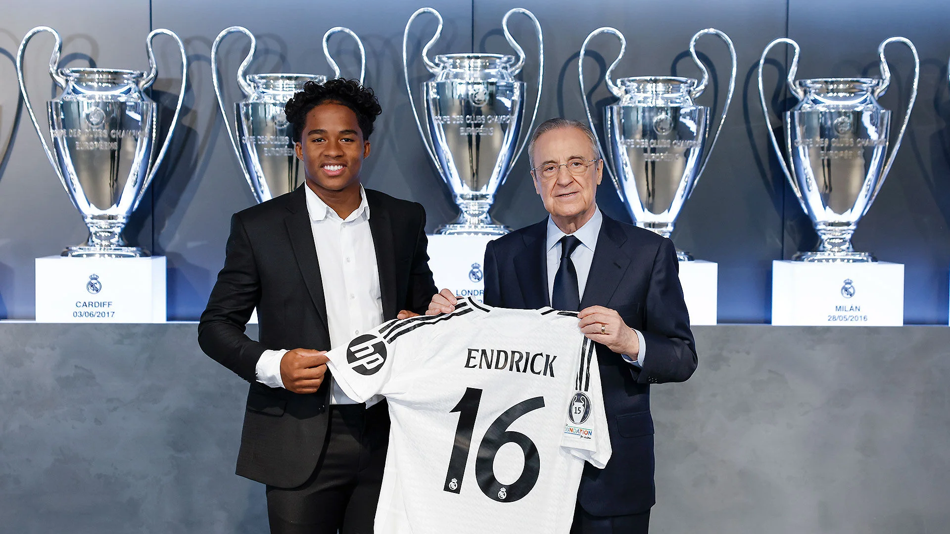 Endrick firmó su contrato con el Real Madrid