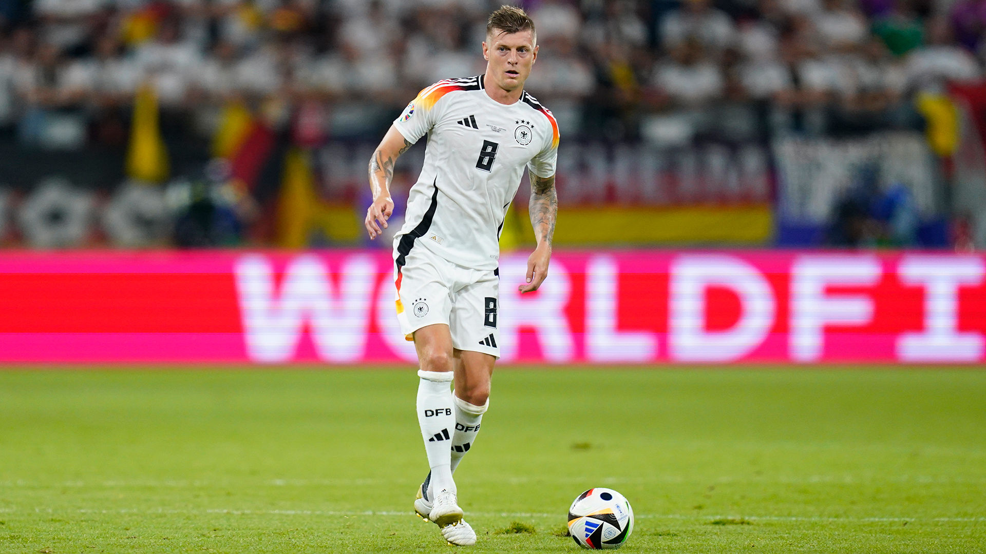1-1: Kroos and Rüdiger top their group with Germany
