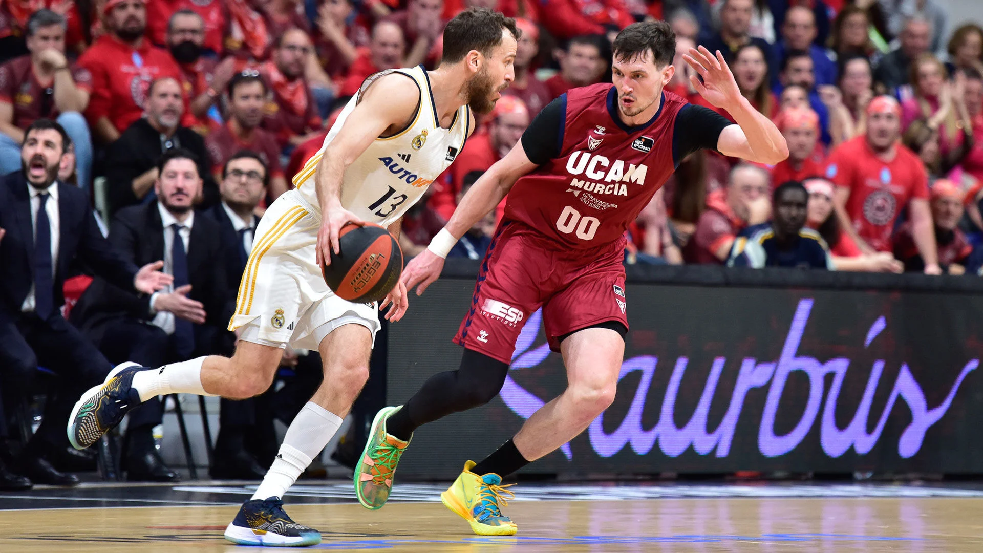 El Real Madrid comienza mañana la final de la Liga contra el UCAM Murcia 