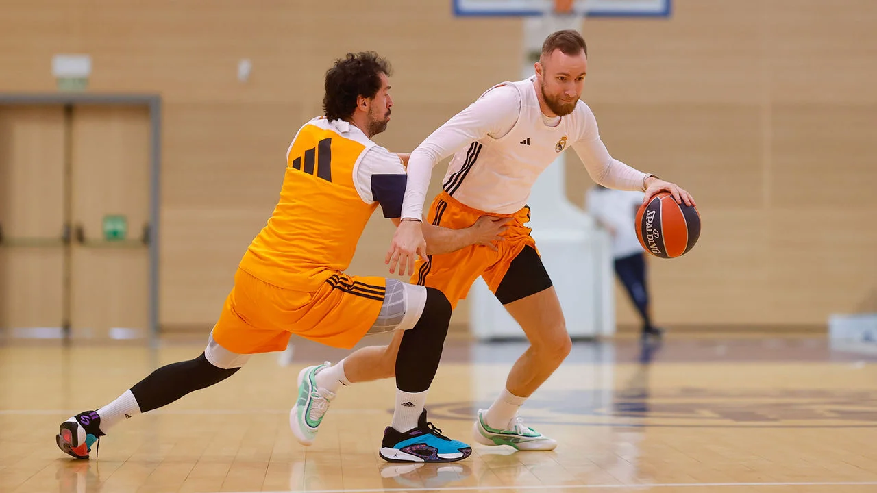 El equipo prepara el partido contra la Virtus de Bolonia