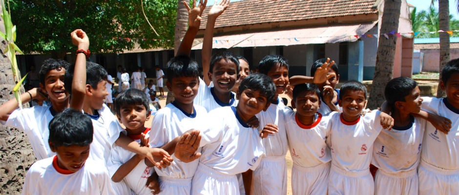 Escuelas sociodeportivas de la Fundación Real Madrid en colaboración con la Fundación Esperanza y Alegría, India