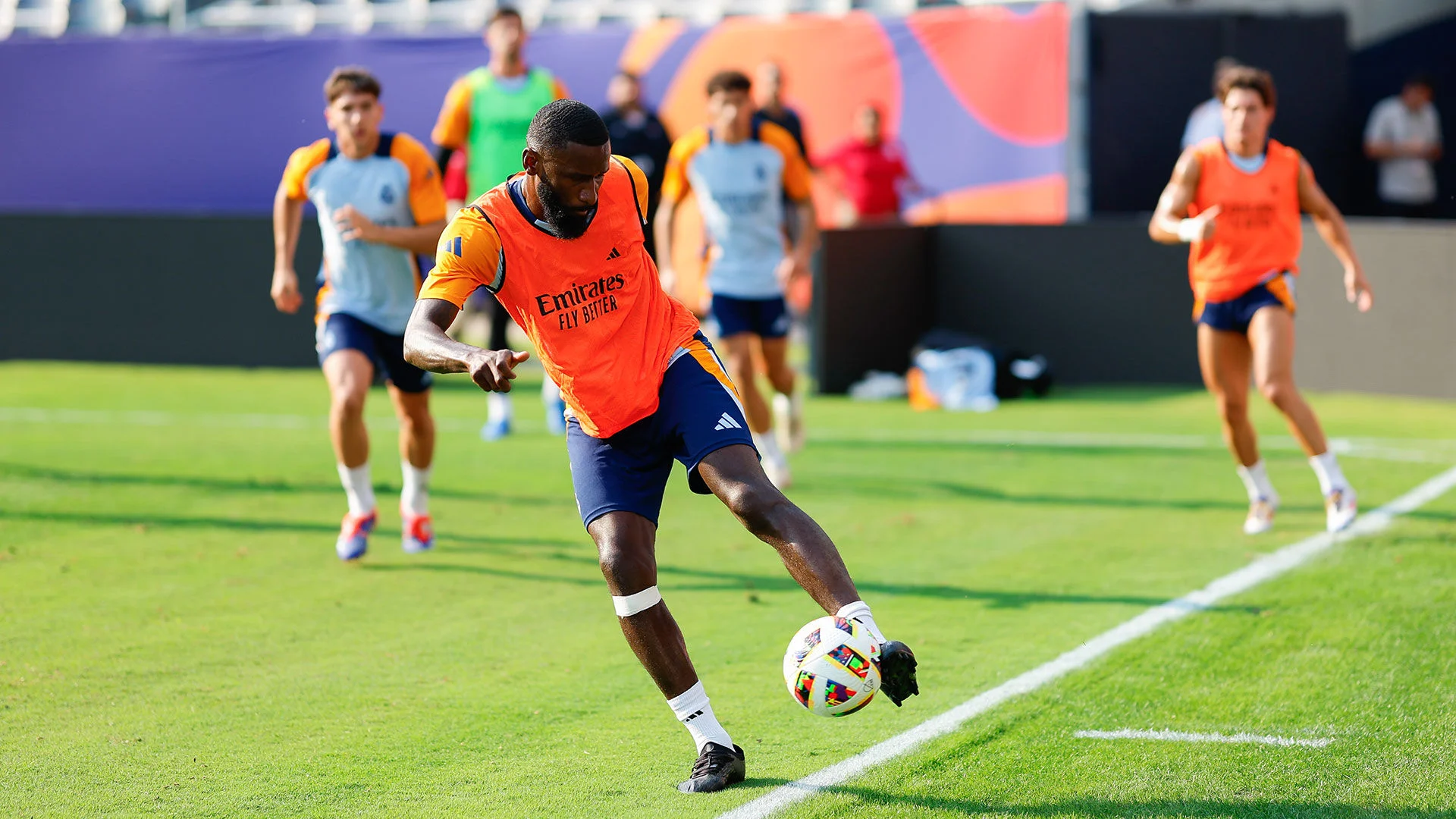 Último entrenamiento antes del encuentro contra el Milan