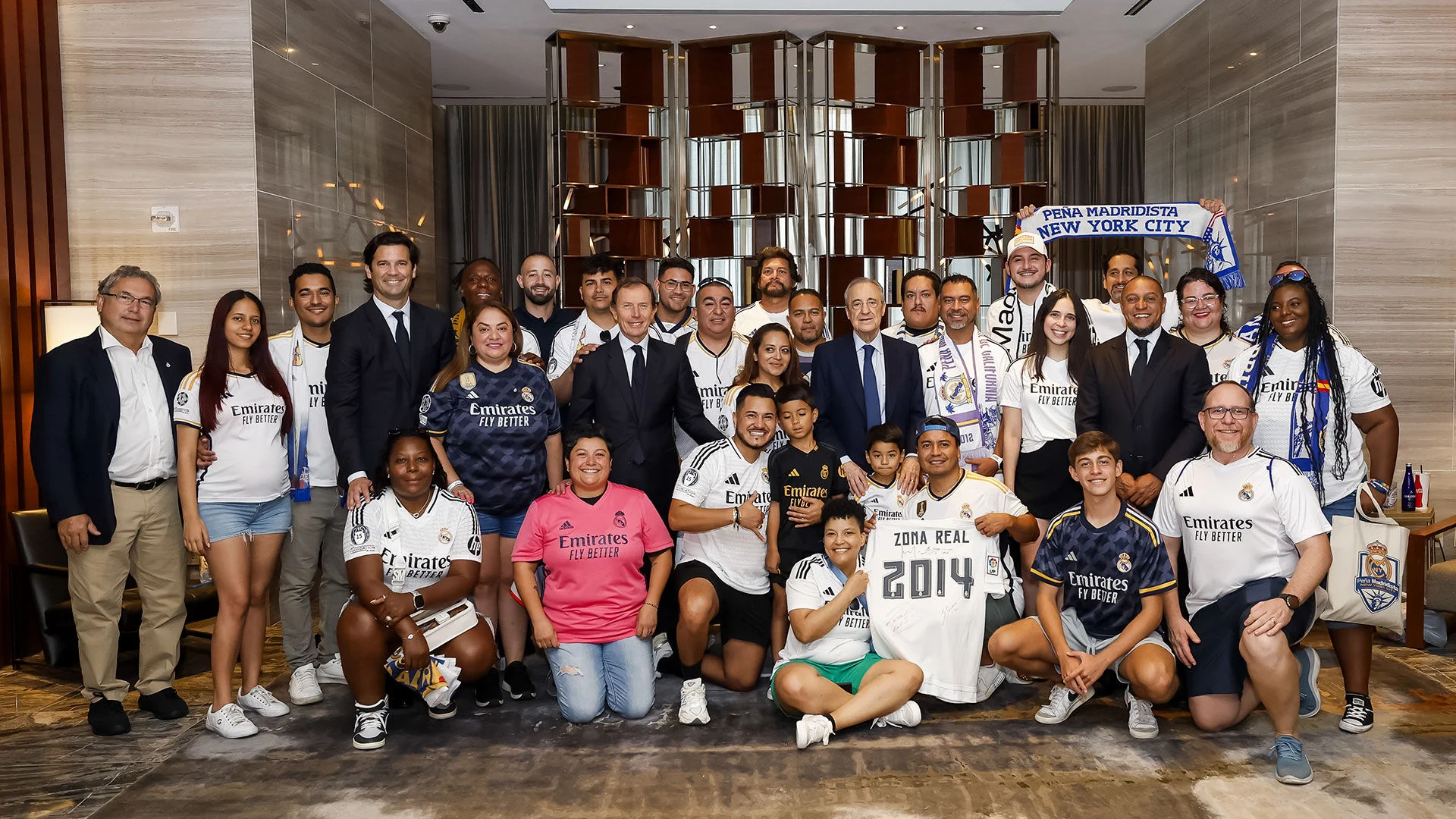 El presidente recibió a las peñas madridistas de Estados Unidos en Nueva York