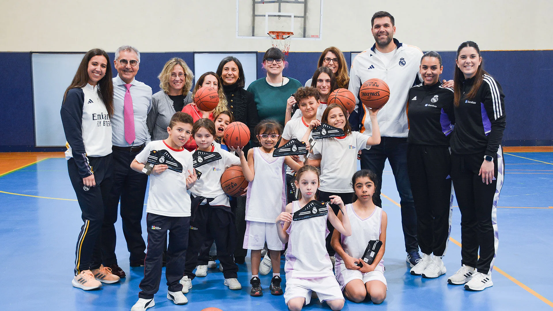 Felipe Reyes visita el proyecto Escuelas Sensoriales con Fundación Cajastur