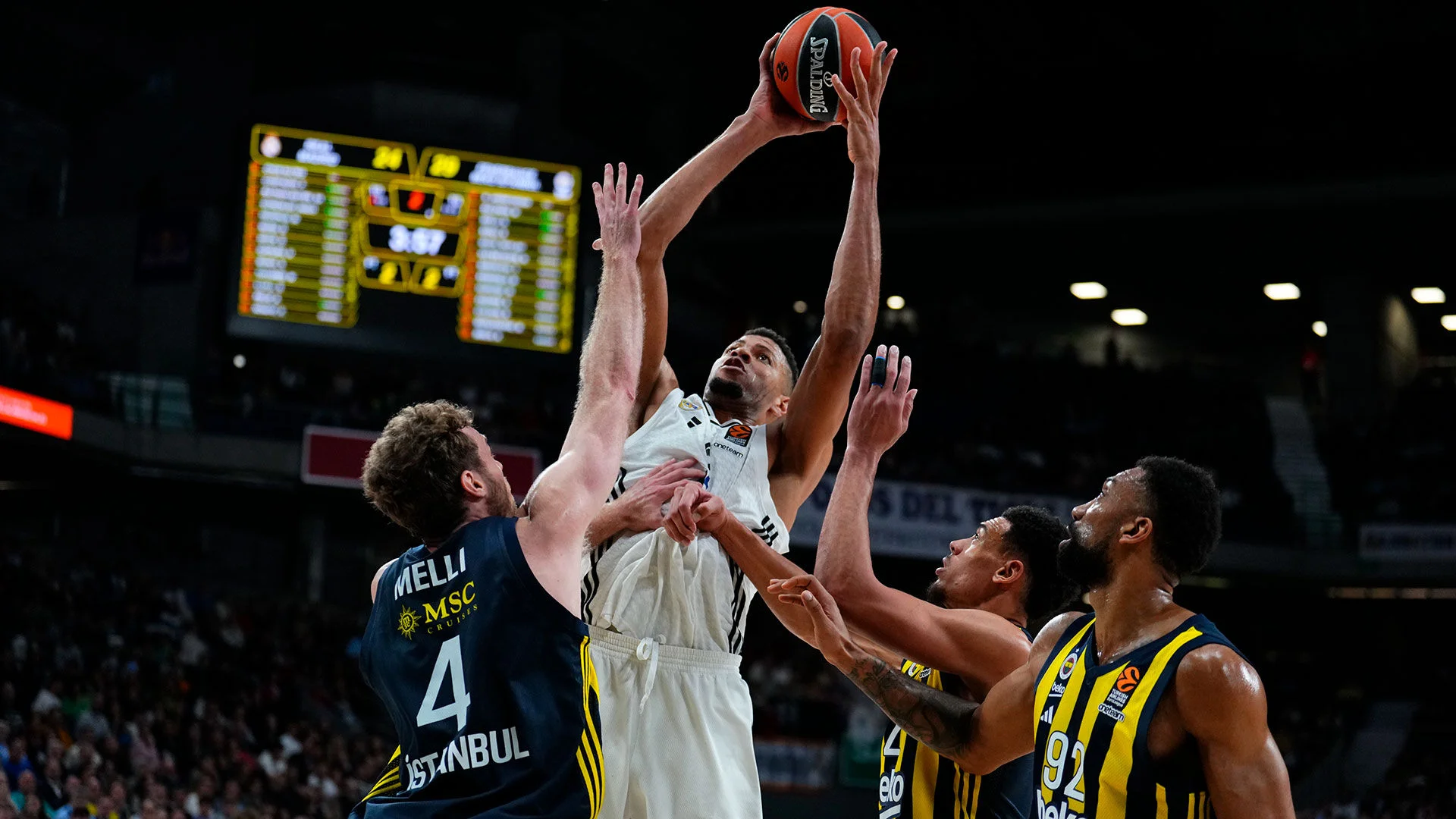 El Real Madrid visita mañana al Fenerbahce