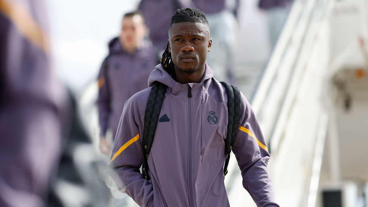 Real Madrid arrive in Valencia