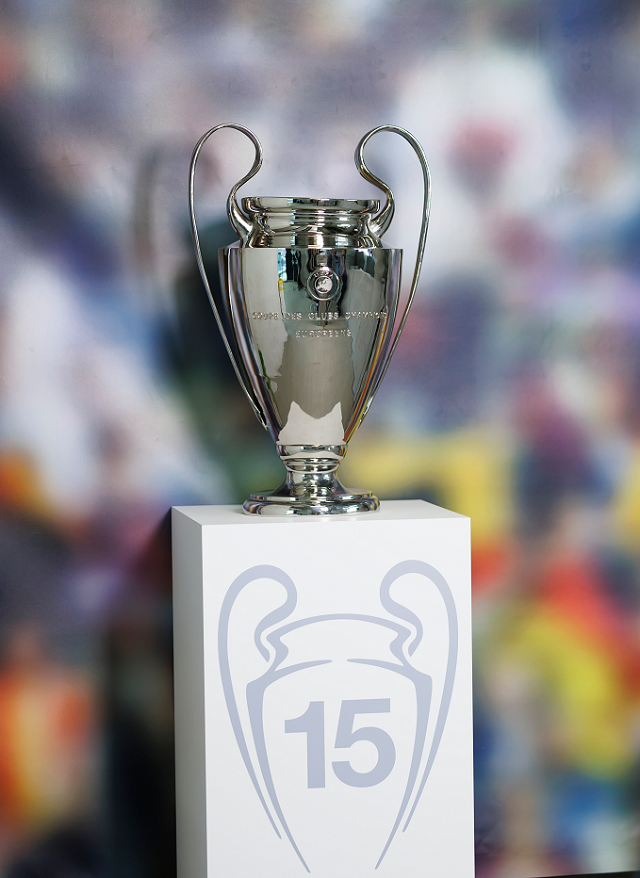 foto del trofeo de champions