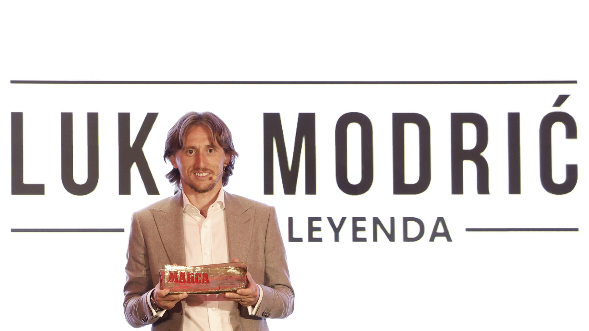 Modrić recibe el premio Marca Leyenda