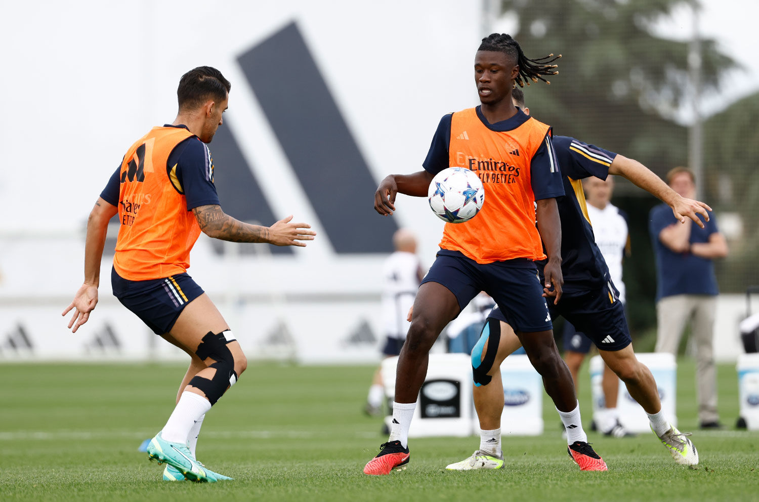 Jersey entrenamiento 2024 real madrid