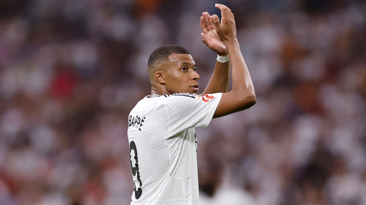 Mbappé: “He empezado en el Bernabéu ganando y eso me hace muy feliz"