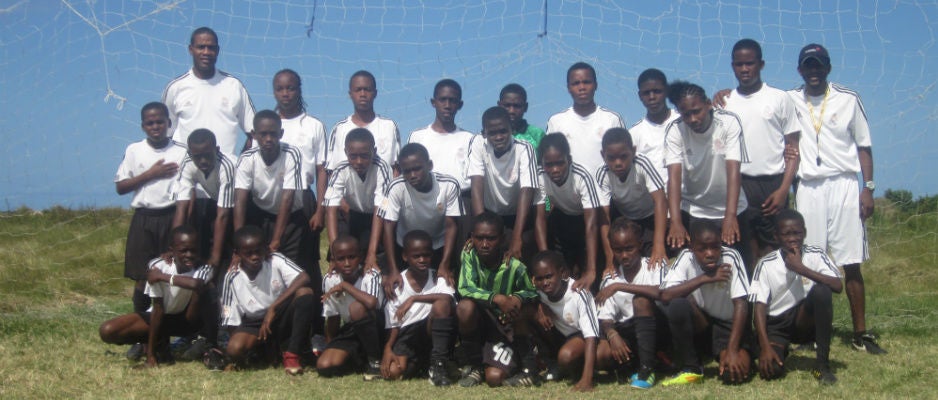 Escuela Sociodeportiva de la Fundación Real Madrid en Jamaica