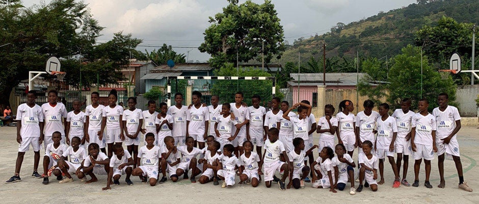 Escuela sociodeportiva de la Fundación Real Madrid en Santo Tomé y Príncipe