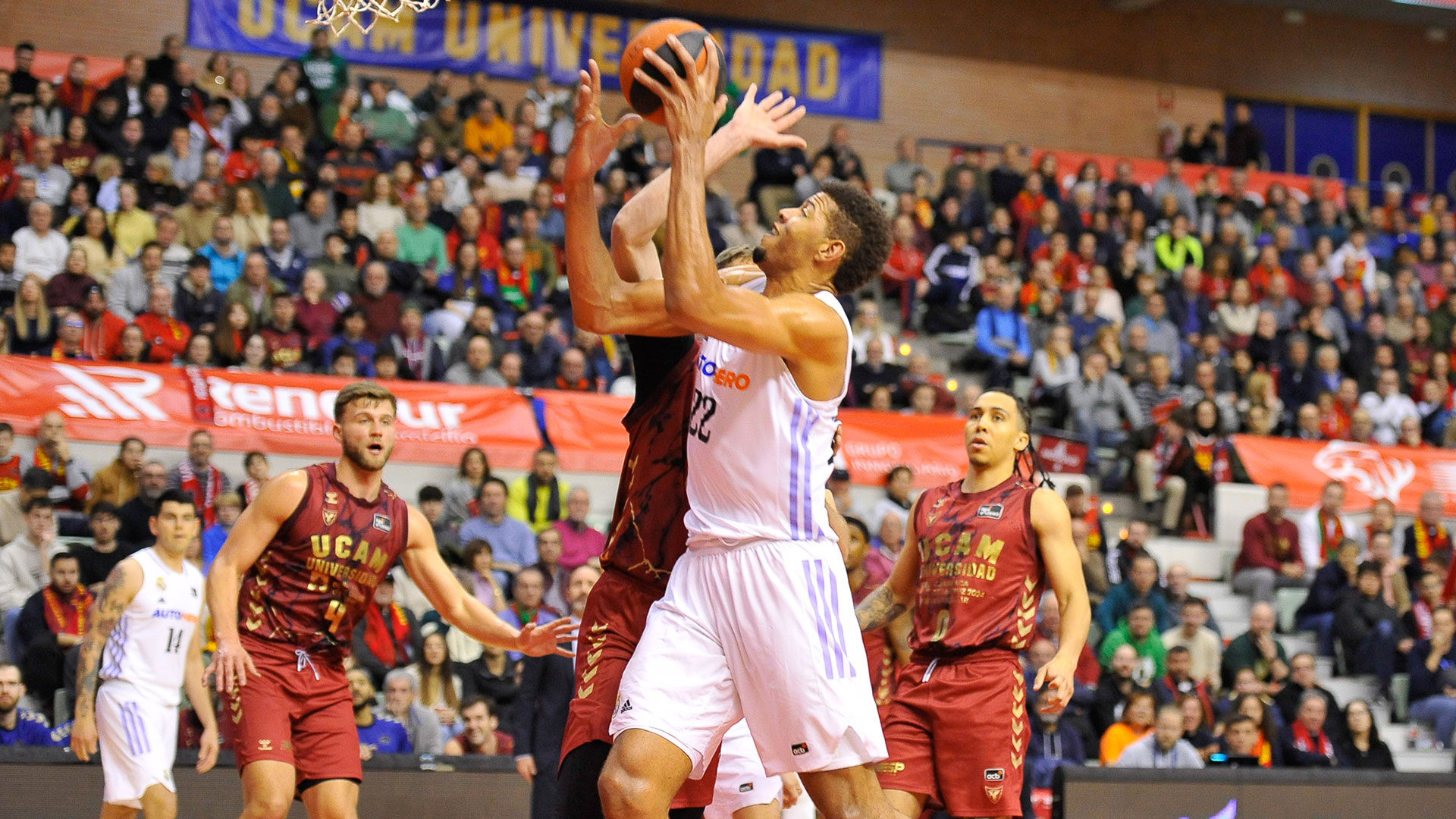 80-88: Victoria en Murcia y líderes a la Copa