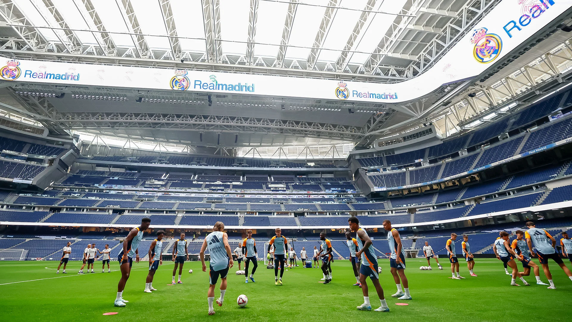 Entrenamiento en el Bernabéu antes de recibir al Valladolid