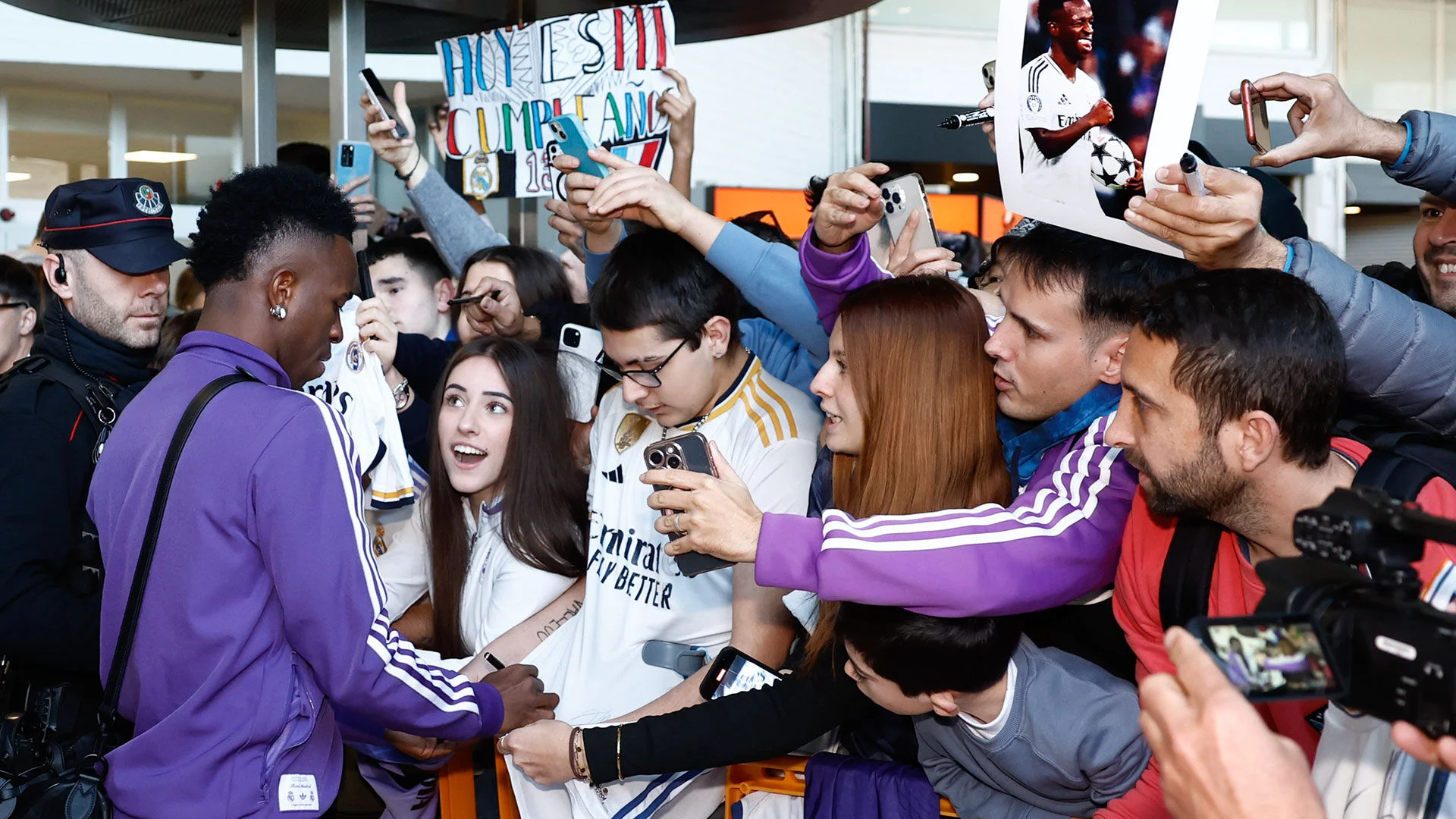 Real Madrid touch down in San Sebastián