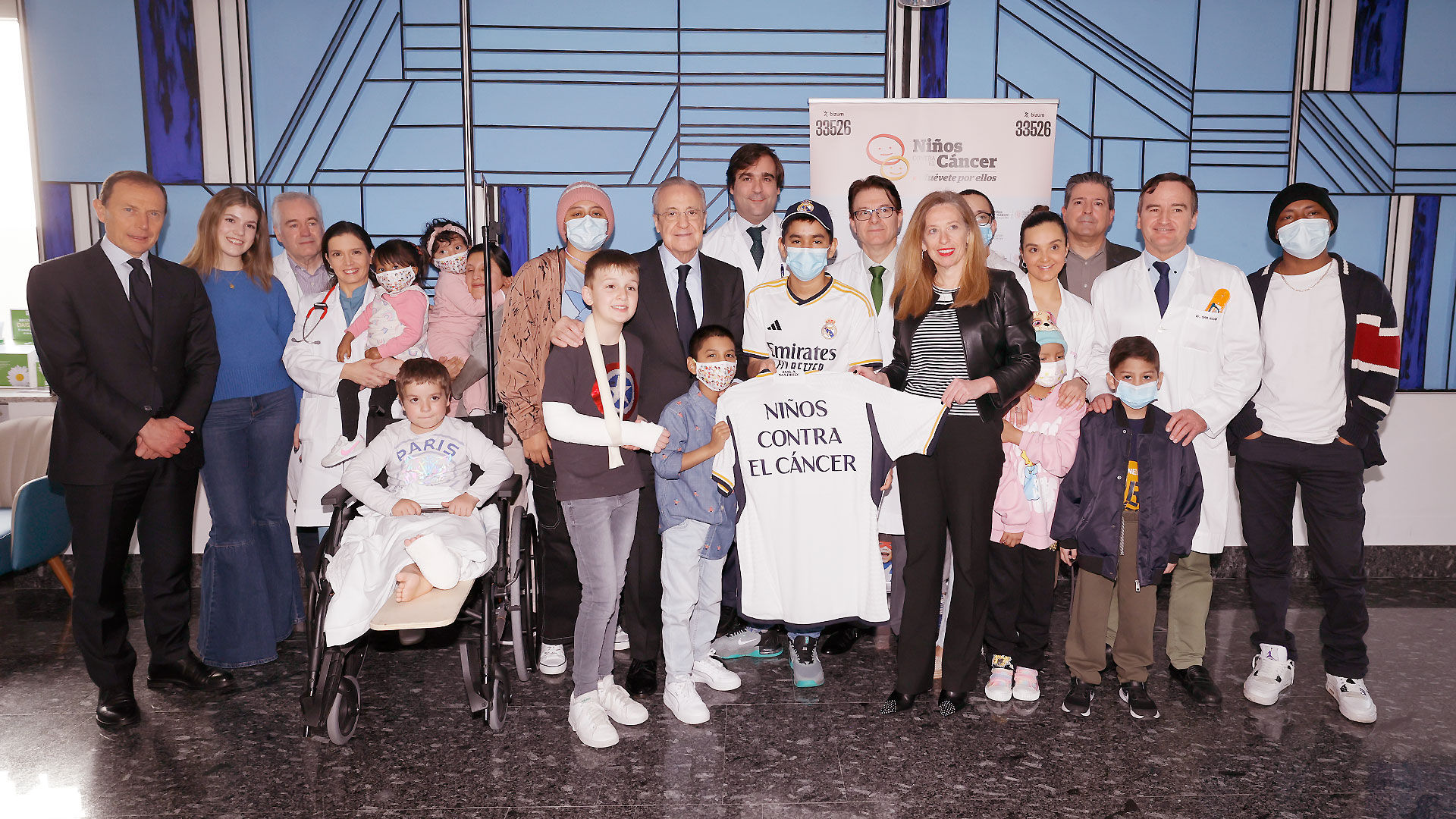 Le président rend visite aux enfants atteints de cancer de la Clinique universitaire de Navarre