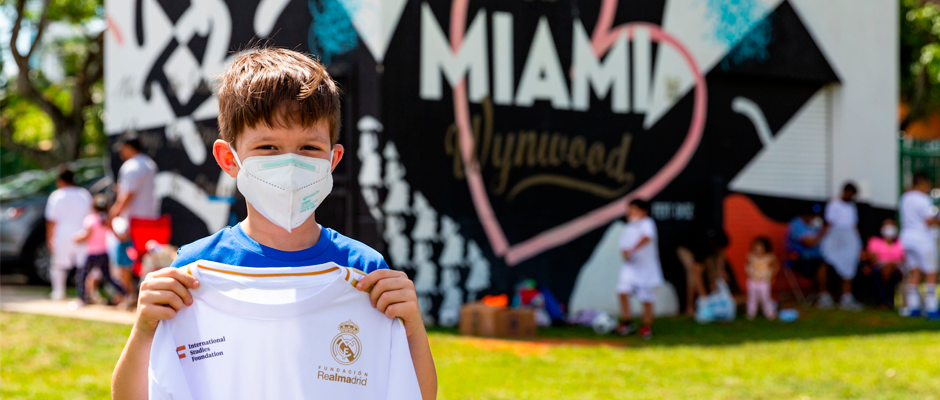 Escuela Sociodeportiva de la Fundación Real Madrid en colaboración con la Fundación International Studies, Miami