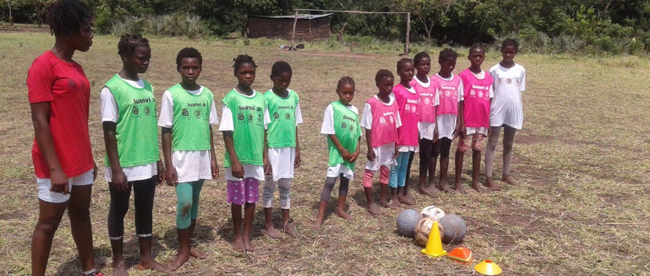 Escuela sociodeportiva de la Fundación Real Madrid en Gorongosa, Mozambique
