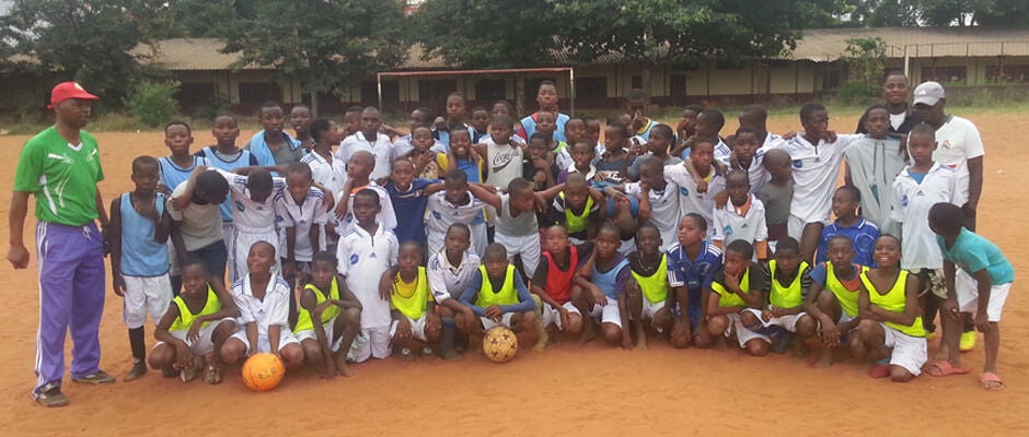 Escuela sociodeportiva de la Fundación Real Madrid en Maputo, Mozambique