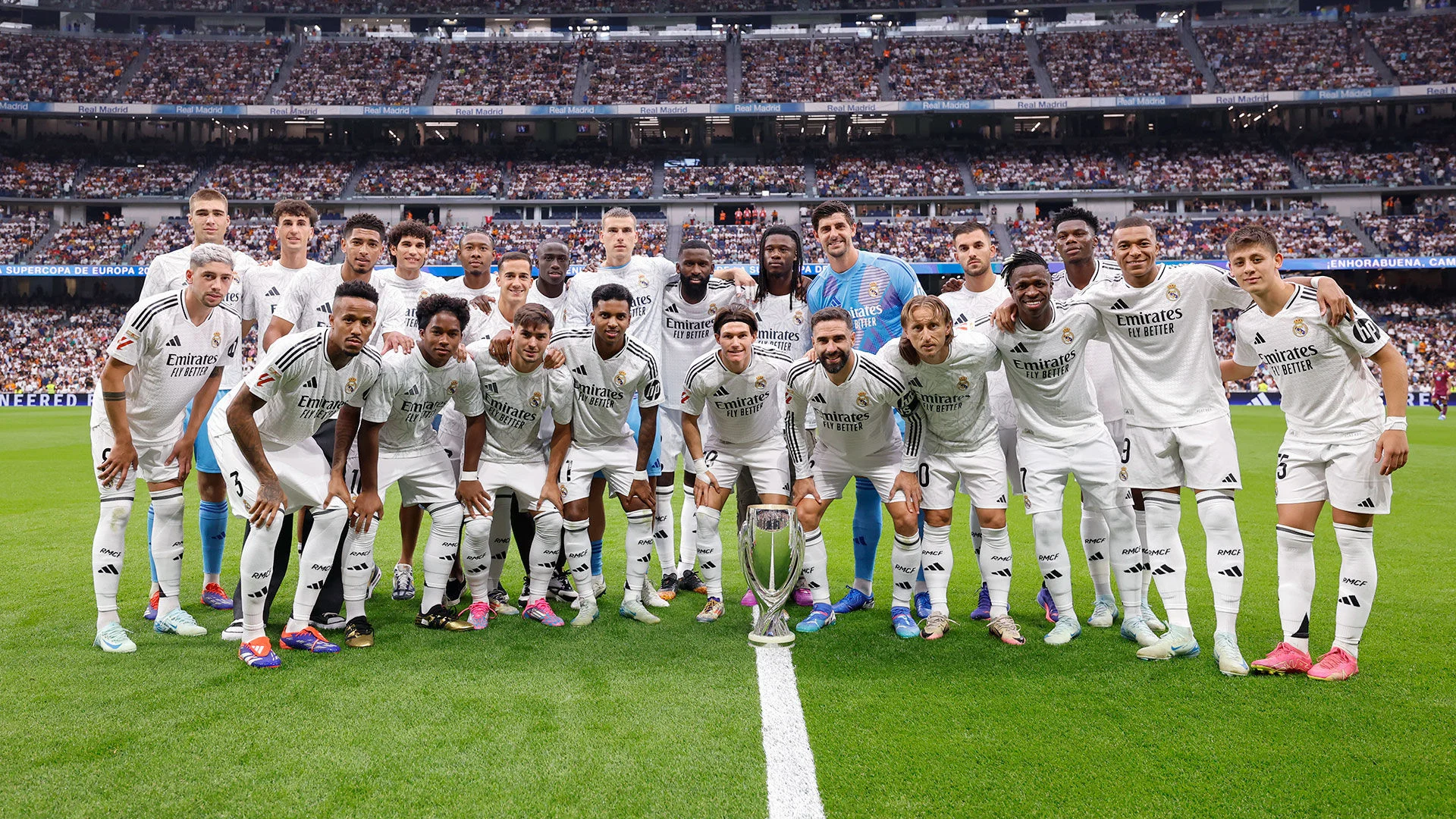 El equipo ofreció la sexta Supercopa de Europa al Bernabéu