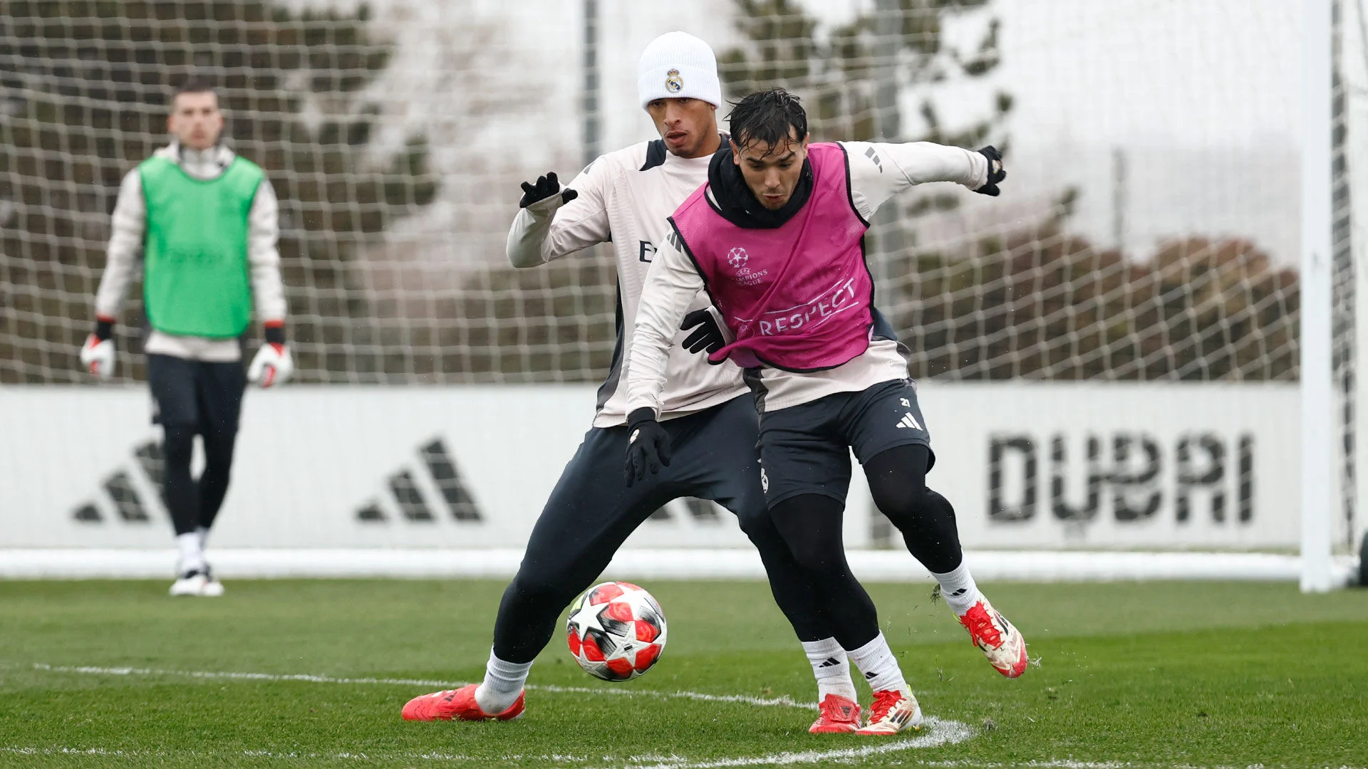 Último entrenamiento antes del partido contra el Salzburgo