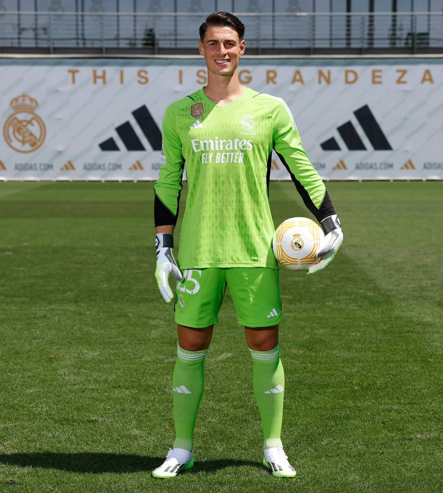 Kepa poses in the Real Madrid jersey