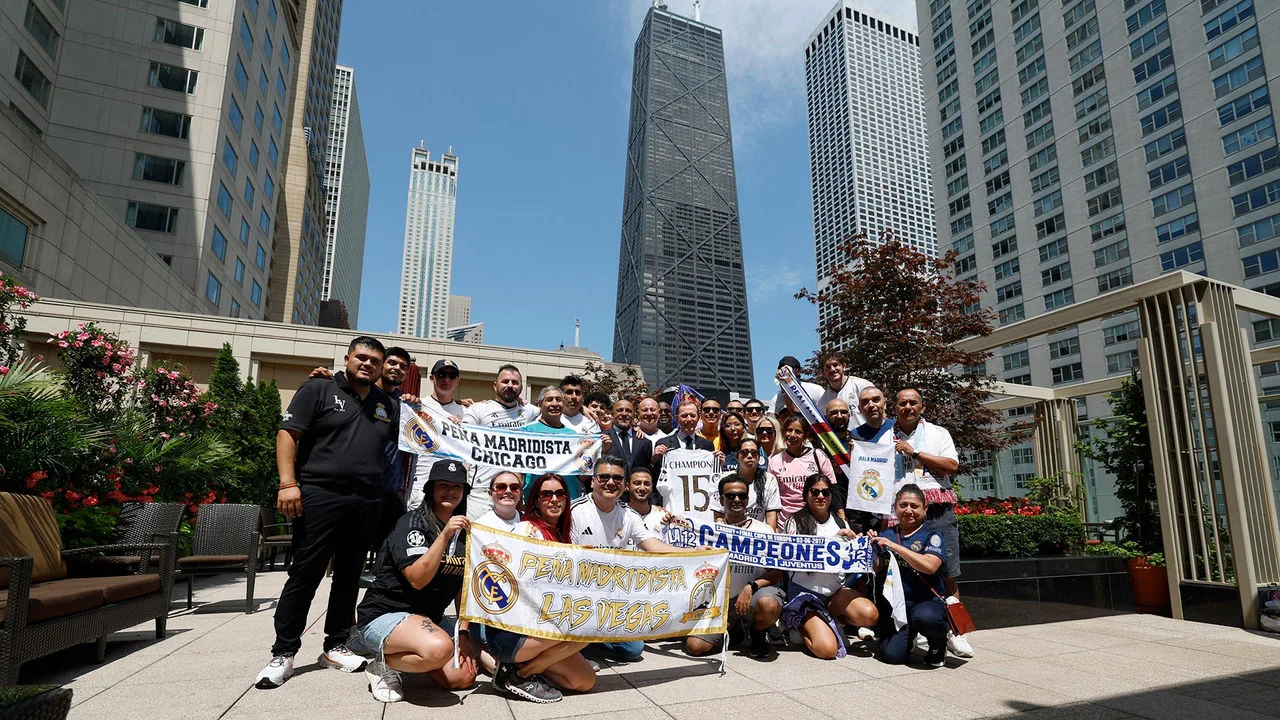 Butragueño y Roberto Carlos, con las peñas madridistas en Chicago