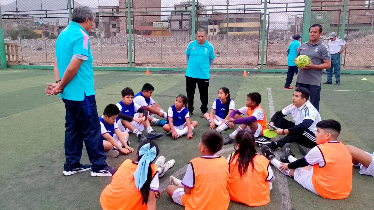 Formación para los entrenadores de las escuelas de la Fundación Real Madrid en Perú