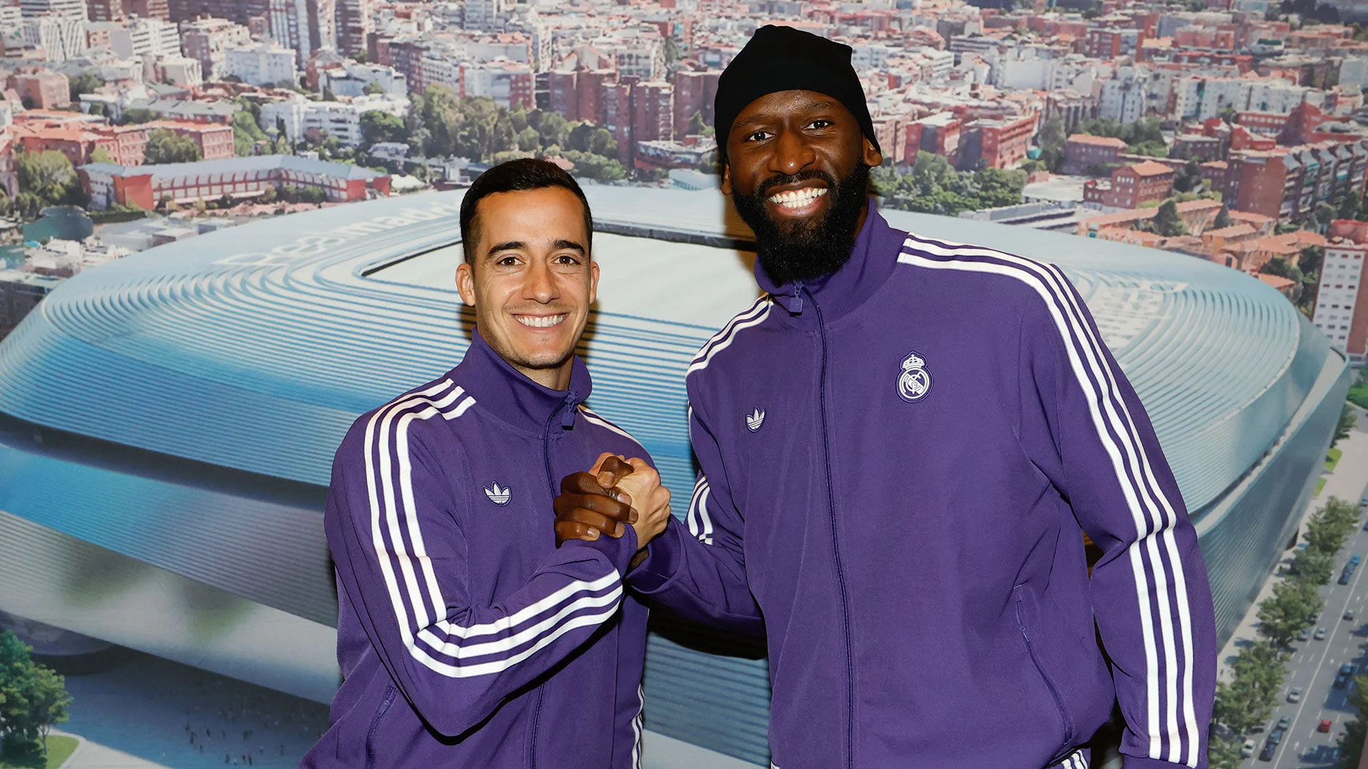 Lucas Vázquez y Rüdiger, protagonistas en la sesión de firmas en Sevilla