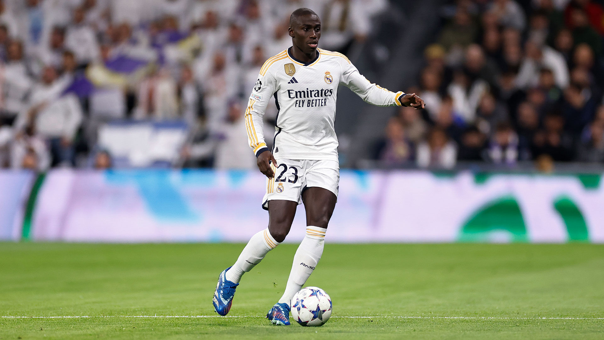 Mendy, 100 triunfos con el Real Madrid