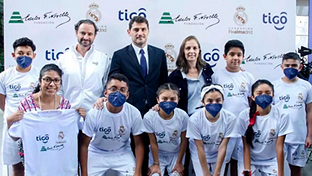 Casillas, en las escuelas sociodeportivas de la Fundación en Guatemala